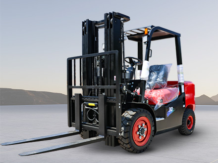 3T Diesel Forklift Prepared for Outdoor Yard Handling